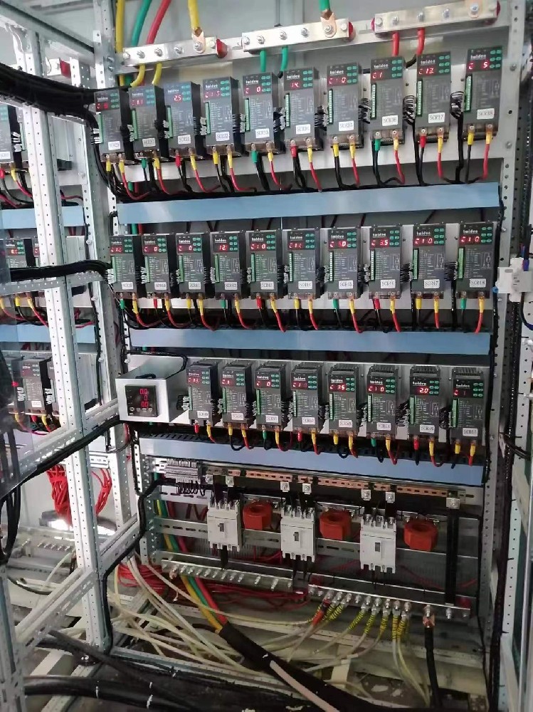 ������������Ӧ����������Щ������������������������Ӱ���ִ����͹�ҵ����������������